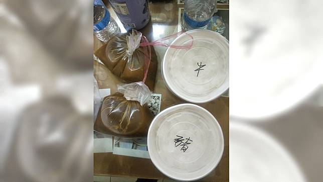 老闆把註記寫在白飯上！(圖／翻攝自爆廢公社)