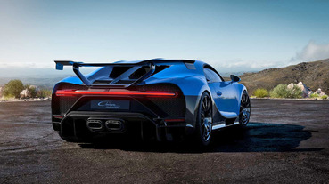 操控導向 大尾翼 Bugatti Chiron Pur Sport 現身