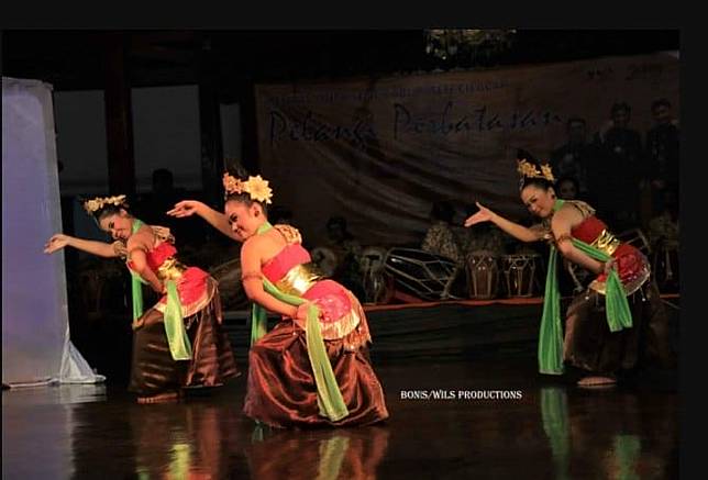 Sejarah Tari Jaipong Dan Filosofi Di Balik Gerakannya Yang Gesit Dan Lincah Theasianparent Line Today