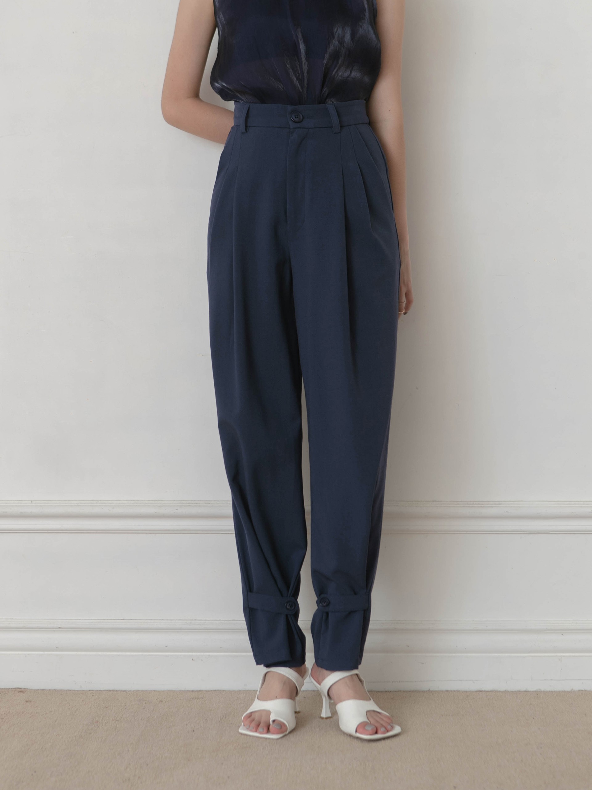 褲管調節釦西裝褲-mouggan