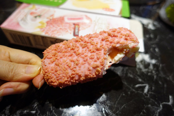 台北聚餐火鍋吃到飽-嗨蝦蝦百匯鍋物吃到飽，罐裝啤酒喝到飽，單點級水準火鍋吃到飽，頂級和牛、生蠔、盒裝冰品吃到飽