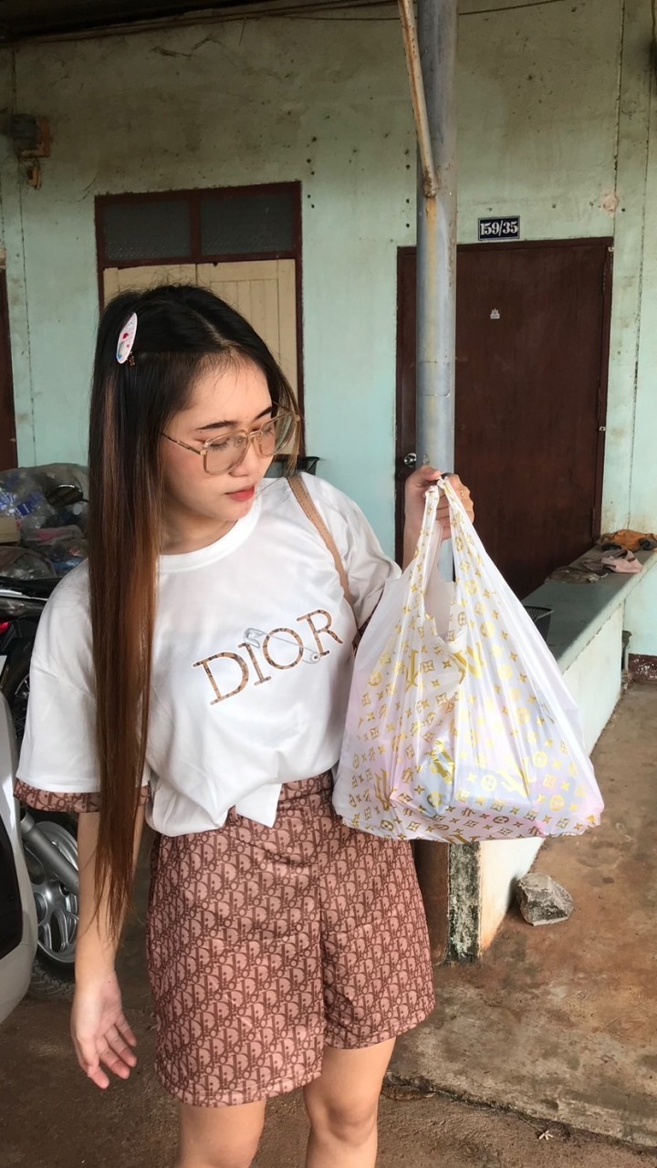ตัวแทนร้านพลอย🕊️🤍