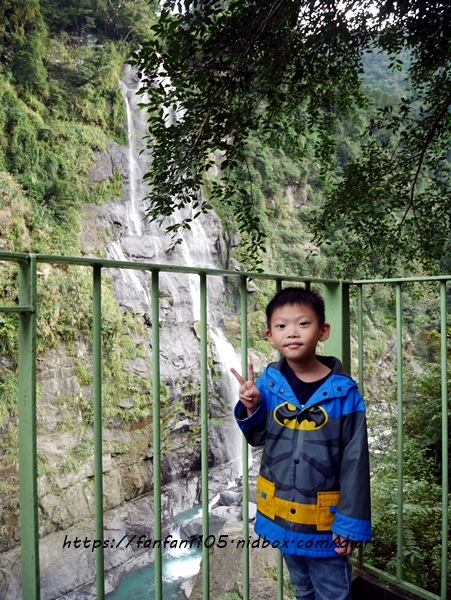 【烏來一日遊】#烏來老街 #必買伴手禮 #景麗特產行 #小米麻糬 #溫泉 #烏來台車 #瀑布 #烏來美食 #烏來景點 (47).JPG