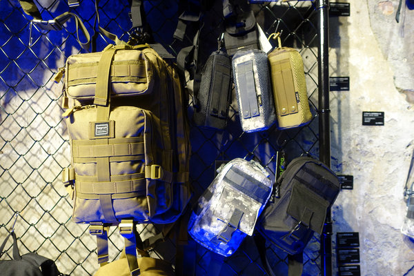 bagrun防水背包，bagrun台北西門町VAR LIVE旗艦店開幕，貝格朗都會玩家軍事風格後背包，好用多功能後背包，機能後背包推薦，貝格朗機能後背包