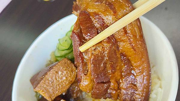 一甲子餐飲-祖師廟焢肉飯、刈包