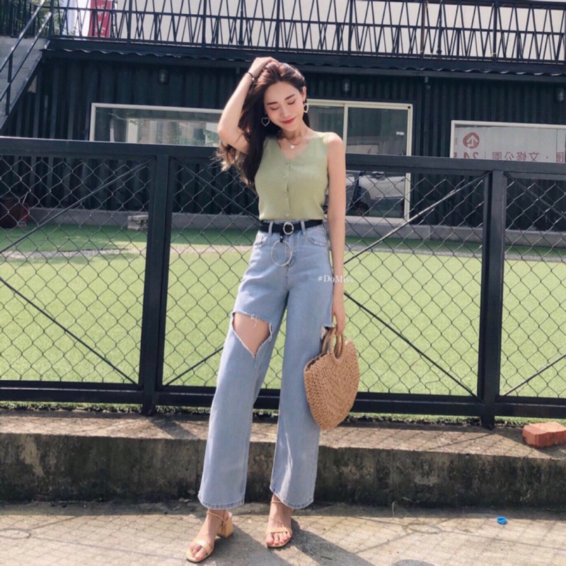 神褲2.0✨泫雅風落地牛仔寬長褲✔️闊腿直筒，能幫你修飾不完美的腿型.高腰微落地設計，獨家設計版型倉庫小編們試穿~側邊肉直接被剷除自留 這條真的很瘦!--S/M/LS腰圍66cm/褲長93cmM腰圍7