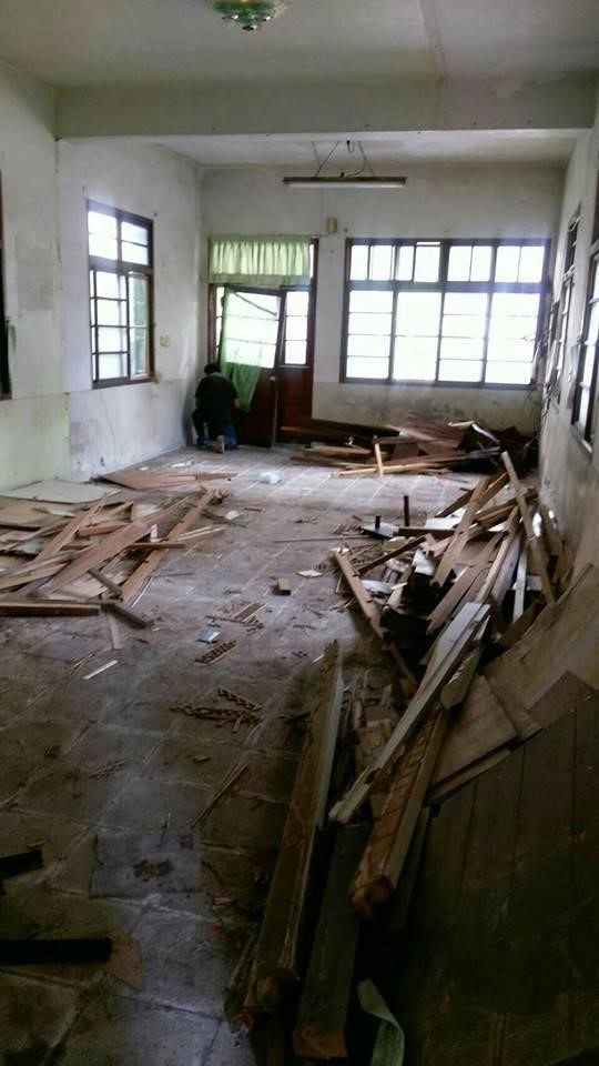 Before照，拆除中間隔間