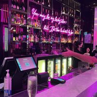 🥂: 𝑪𝒉𝒓𝒊𝒔𝒕𝒊𝒂𝒏 𝒑𝒖𝒃 🥃