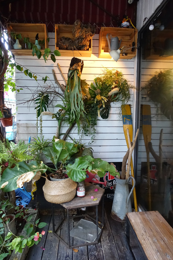 新竹東區竹科人及交大學生聚餐約會美式餐廳，LALA Kitchen新美式餐廳新竹科園店，餐點份量多楓糖鬆餅炸雞超好吃(含LALA Kitchen菜單) 