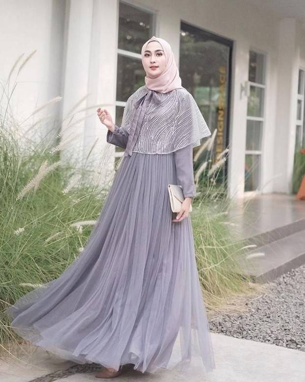 Desain Baju Organza : 9 Model Baju Atasan Muslim Wanita Terbaru 2022 / Desain cantik dan modis !