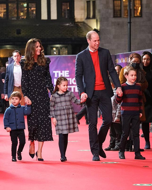 Prince William and Kate Middleton with their three children