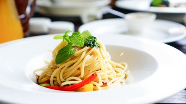 La Villa Wulai 新店烏來，燕子湖湖畔景觀餐廳，人氣質感咖啡館推薦。