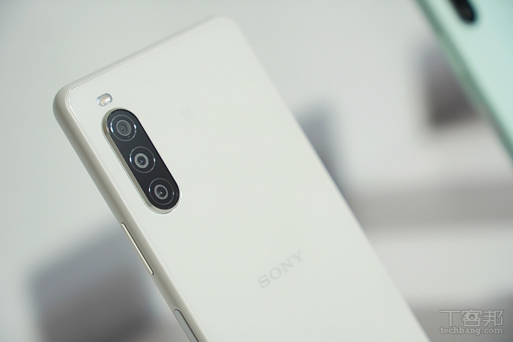 Sony Xperia 10 II 將於 5/20 上市，三鏡頭、大電量、售價 11,490 元