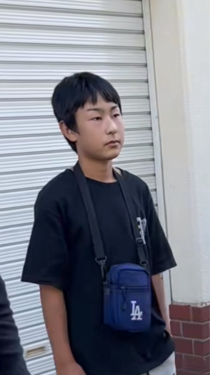 グローブ見せ合お