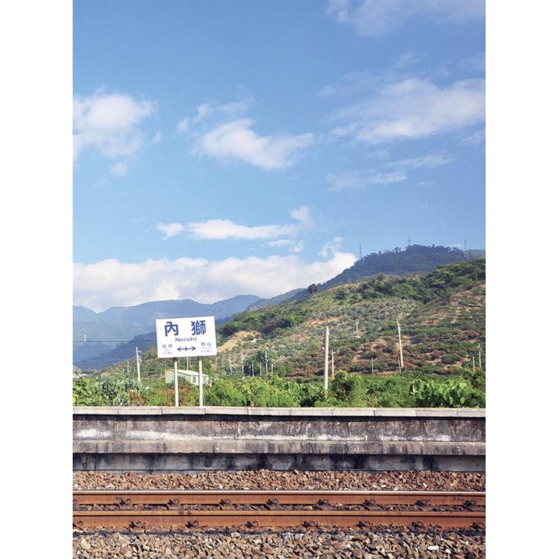 商品資料 作者：許傑 出版社：創意市集 出版日期：20140328 ISBN/ISSN：9789865751241 語言：繁體/中文 裝訂方式：平裝 頁數：256 原價：320 -----------