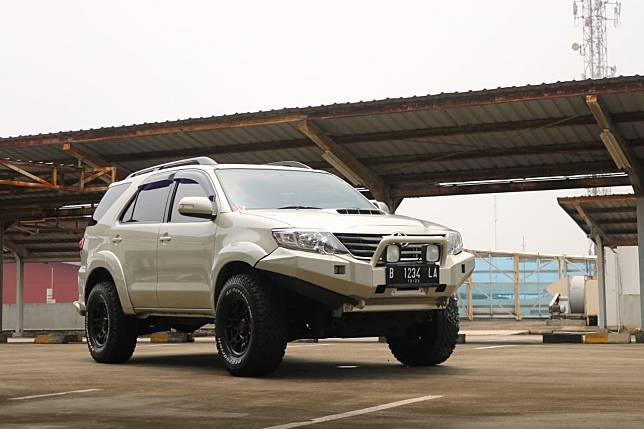 Download Modifikasi Fortuner Offroad PNG