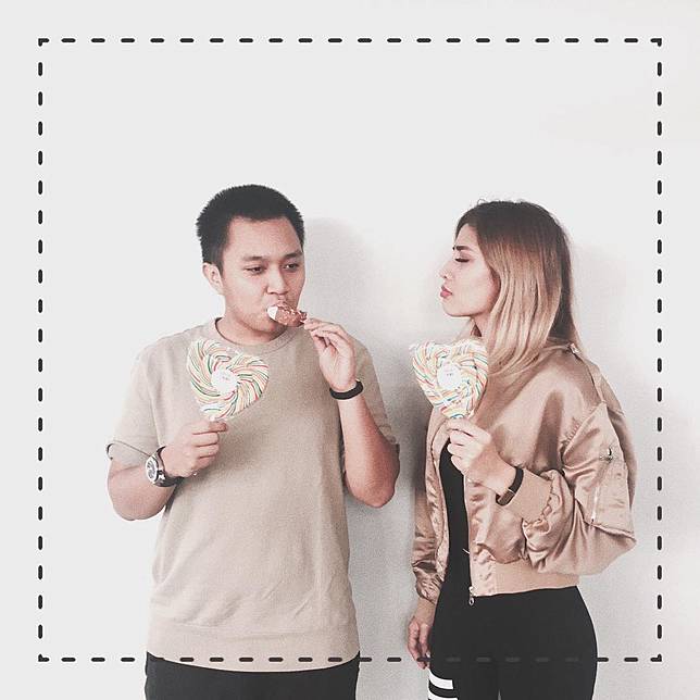 10 Potret Kebersamaan Awkarin dan Oka Sebelum Meninggal Dunia