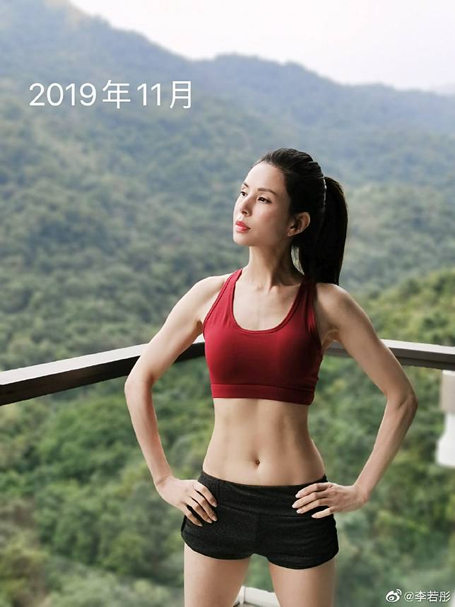 最美小龍女逆生長！炸出6塊腹肌...美回25年前
