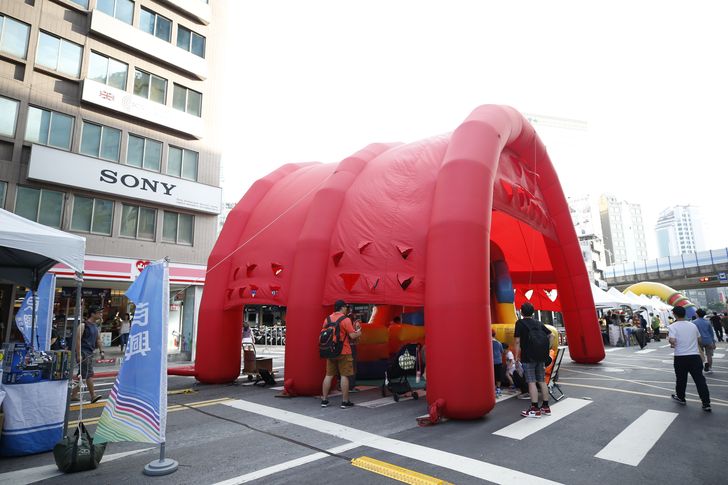 第 10 屆八德封街登場！街頭電競賽、扭蛋水泥車，把光華商圈打造成電玩遊園地