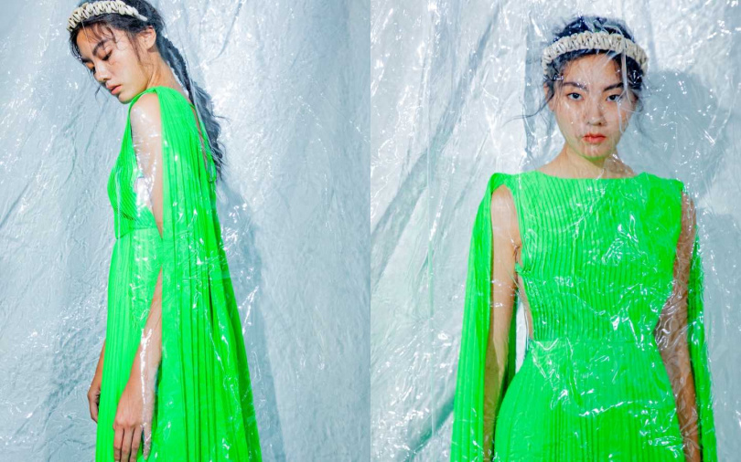 VALENTINO 百褶一字領肩飾禮服／價格未定；LOEWE 貝殼縫綴裝飾髮箍／16,000元（圖／莊立人攝）