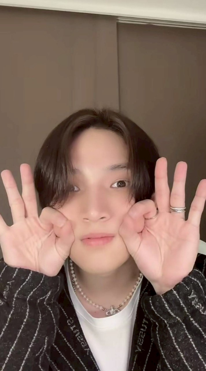 แอนด์ไลท์คุยเล่น