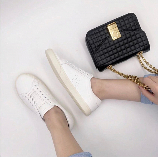 台北市可自取 nn■預購商品寄送約7-14個工作天到貨nn■附件為專櫃完整原配如卡.防塵袋等