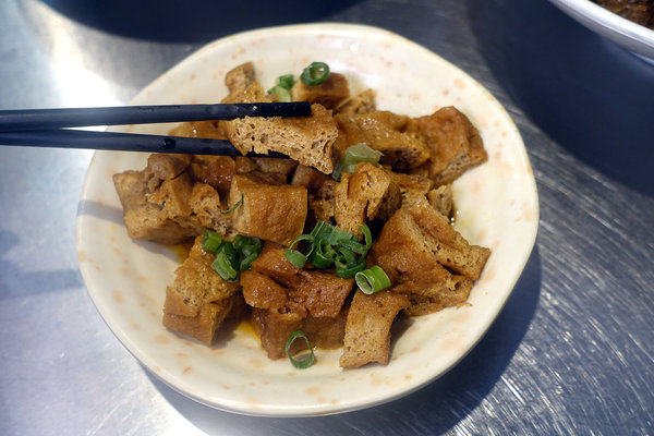 南京復興牛肉麵-神仙牛肉麵+GTD手搖飲，台北中山長春路好吃牛肉麵，台北牛肉麵外送，牛肉、麵條、湯頭都好吃的中山區牛肉麵(含神仙牛肉麵菜單)