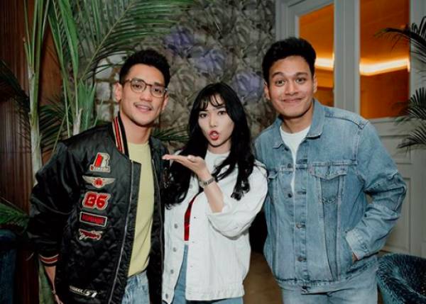  Bertema Cozy 80-an, 10 Momen Seru Ultah ke-30 Tahun Afgan Syahreza