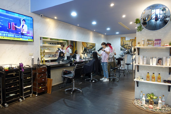 雙連站美髮-Starry髮廊，中山區專業剪染燙護髮，馬偕醫院附近髮廊，設計師ERIC，台北中山區歌薇染髮、歌薇護髮推薦，中山北路髮廊推薦 