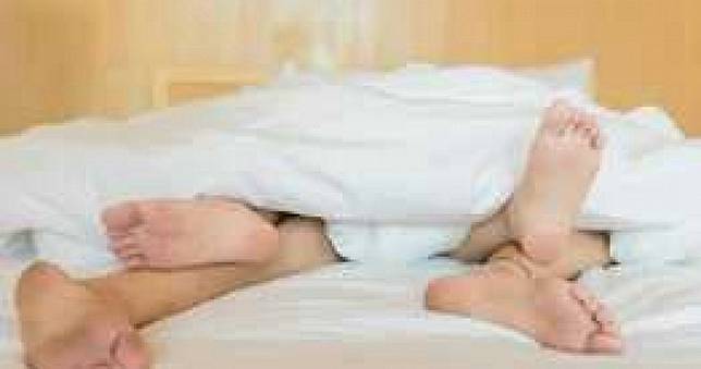 人妻玩遊戲戀15歲國中生　狂上摩鐵嘿咻14次