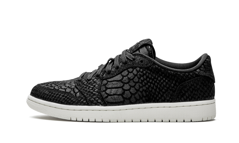 The Women's Jordan RE LO is the women's sizing of the high-end refashioning of Michael Jordan's firs