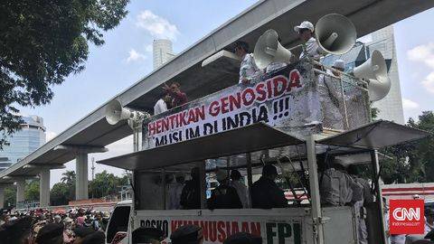 Massa Demo Doakan India Kena Azab Wabah Virus Corona