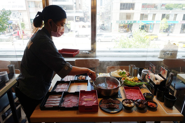 和牛涮日式鍋物放題台北忠孝東店(菜單價位、訂位、生日優惠、小孩收費)，聚餐或一個人都能享用的超值和牛三吃