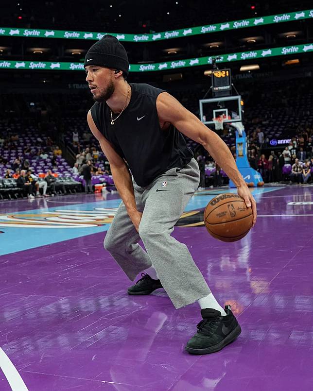 最霸氣的復古跑車！Devin Booker 著用曝光 Nike Book 1「黑魂」配色 COOLSTYLE潮流生活網 LINE TODAY