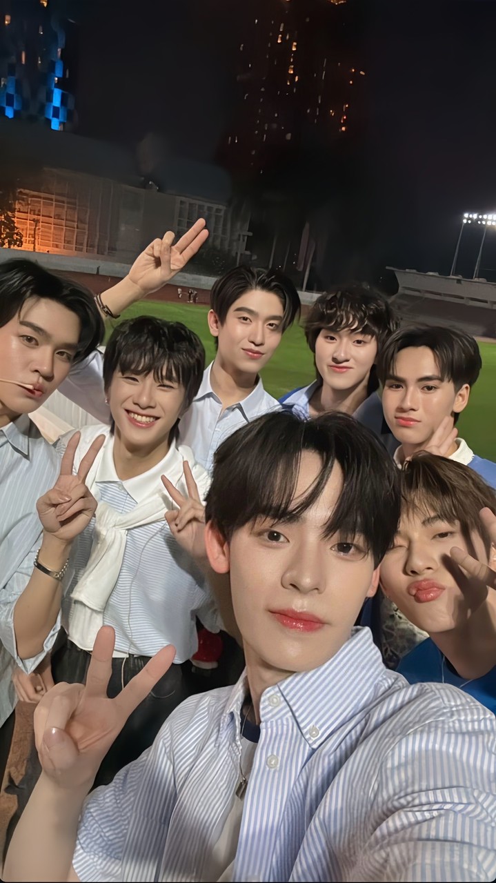 #ตลาดนัด 𝗴𝗺𝗺 𝗱𝗺𝗱 𝗯𝘂𝘀