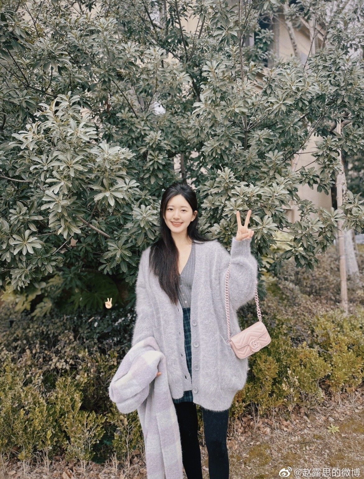 2023趙露思私服同款包包：跟著揹PEDRO質感和年輕兼具、「這一牌」過半超厲害！