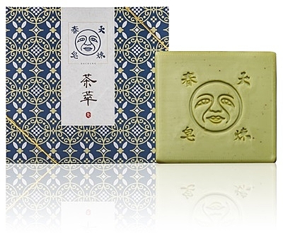 「渾然天成的古韻」x 無汙染去角質，鮮萃高山綠茶精華，豐富的兒茶素有助美容養顏