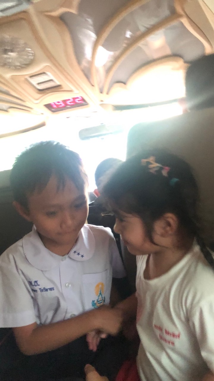 กลุ่มเด็กภาคใต้/ภาคกลาง/ภาคเหนือ/ภาคอีสาน(คุยเล่น)