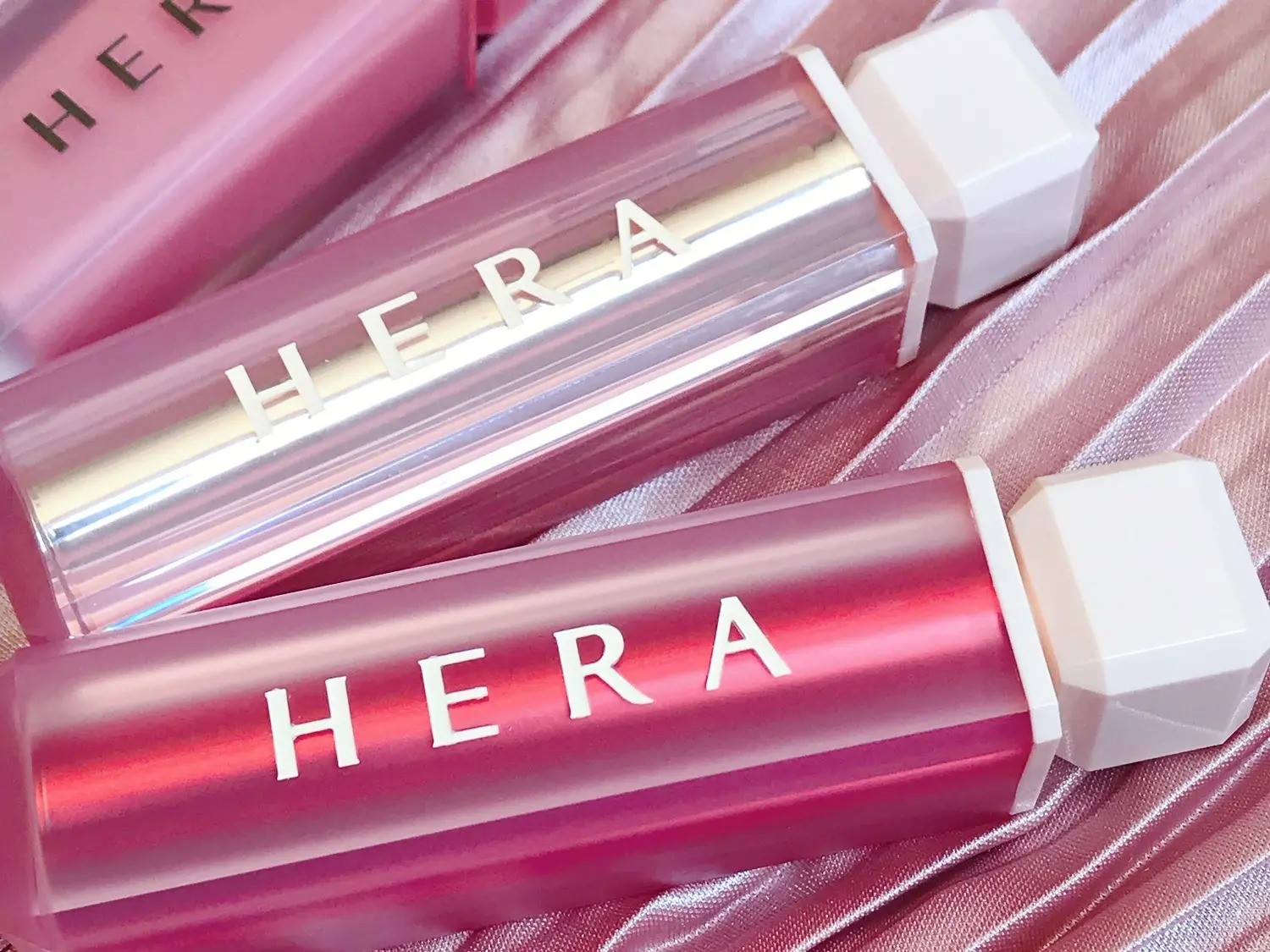 韓国コスメ】マットとプランプ効果が１本でかなう『HERA』のリップスティック（MORE）