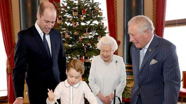 英國皇室四代同堂超溫馨！喬治王子領軍，親手替慈善團體製作「皇室版」聖誕節布丁