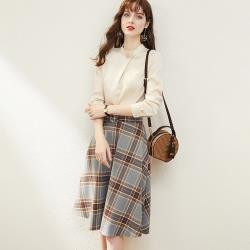 ◎依商品圖說明|◎預購商品須追加約需7-14個工作天|◎品牌:RN-girls品牌定位:流行品牌款式:外出服套裝適穿性別:女生顏色:米色系適穿季節:春夏流行元素:格紋,雪紡主材質:聚酯纖維材質說明:面料細波紋緞+斜紋格子棉上衣95%聚酯纖維5%氨綸尺寸:S,M,L,XL袖長:長袖褲長/裙長:過膝洗滌方式:不可高溫烘乾建議送洗品牌國家:台灣產地:中國備註:160CM-55KG-L碼160CM-48KG-S碼172CM-52KG-M碼