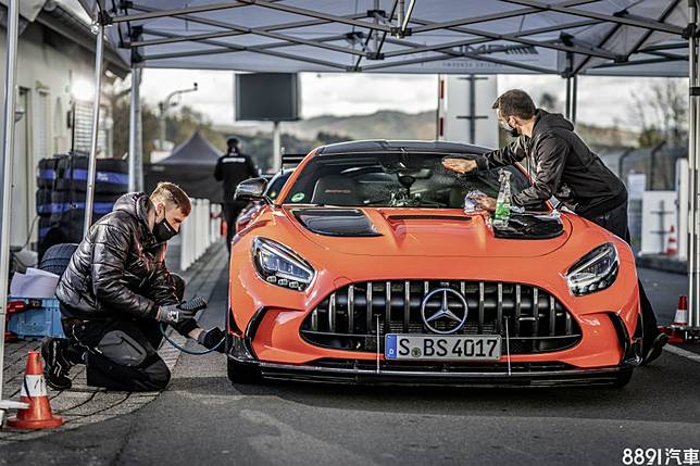 6分43秒通關 賓士amg Gt Black Series成紐柏林最速 量產車 81汽車交易網 Line Today