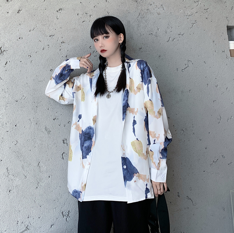 面料：棉+聚酯纖維尺寸： SIZE尺碼錶M：衣長70胸圍102肩寬53袖長48L：衣長72胸圍106肩寬55袖長50XL：衣長74胸圍110肩寬57袖長52XXL：衣長76胸圍114肩寬59袖長54（