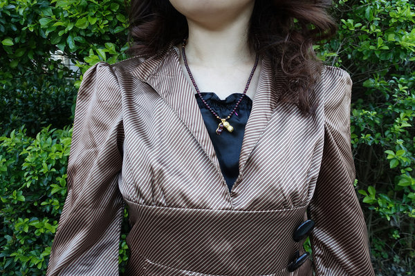 時尚好看的開運手鍊-財神小舖天然紅榴石好事發生手鍊，不俗氣的開運小物，可以當項鍊及纏繞手鍊的好看開運飾品