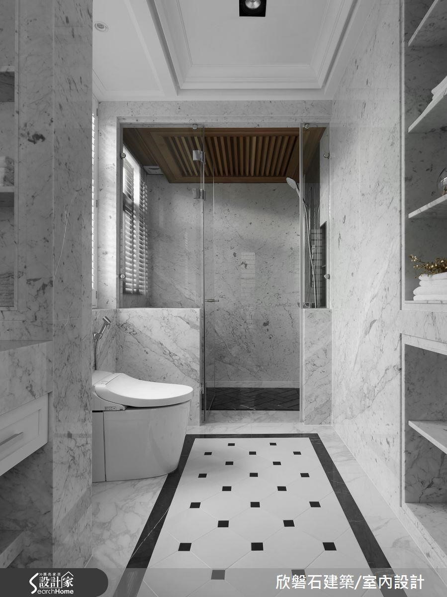 在天花加入檜木，在享受蒸氣的同時更能吸收天然香氣，洗澡也能超療癒！