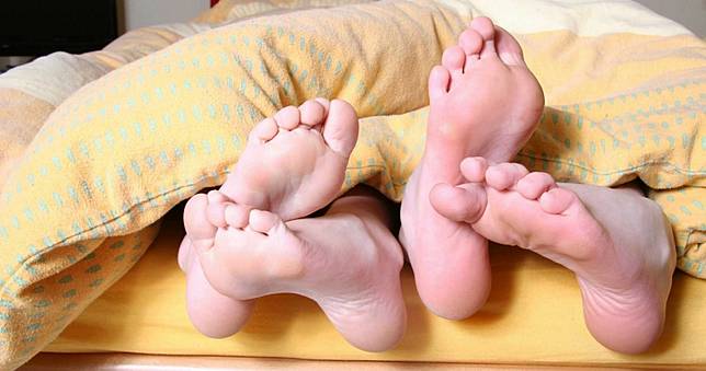 情侶摩鐵玩3P！女友「做太久」　醋男刺傷按摩師