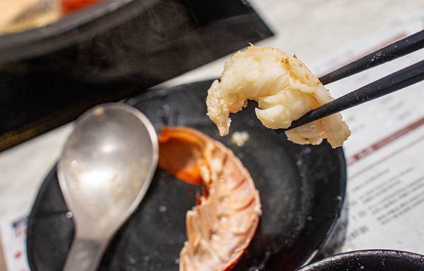 【桃園美食】嗑肉石鍋-什麼!?和牛龍蝦火鍋只要599元就能吃到！CP值爆高的火鍋店