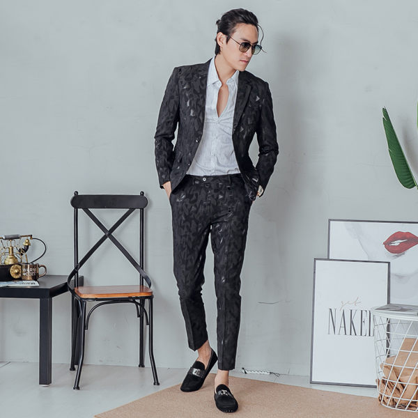 男 西裝特惠/設計款/成套西裝 L AME CHIC 典雅暗紋提花成套西裝-黑【LC0141】