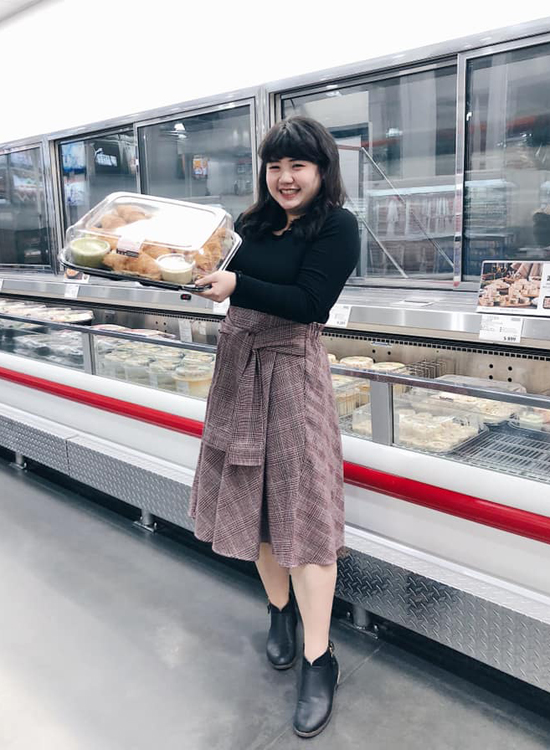 亮亮穿搭 棉花糖女孩穿搭 黑靴 V口靴