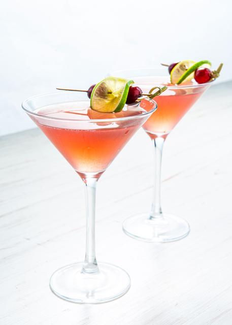 最受歡迎「經典調酒」TOP 10，莫西多、馬丁尼……每款都是酒吧人氣王！ 